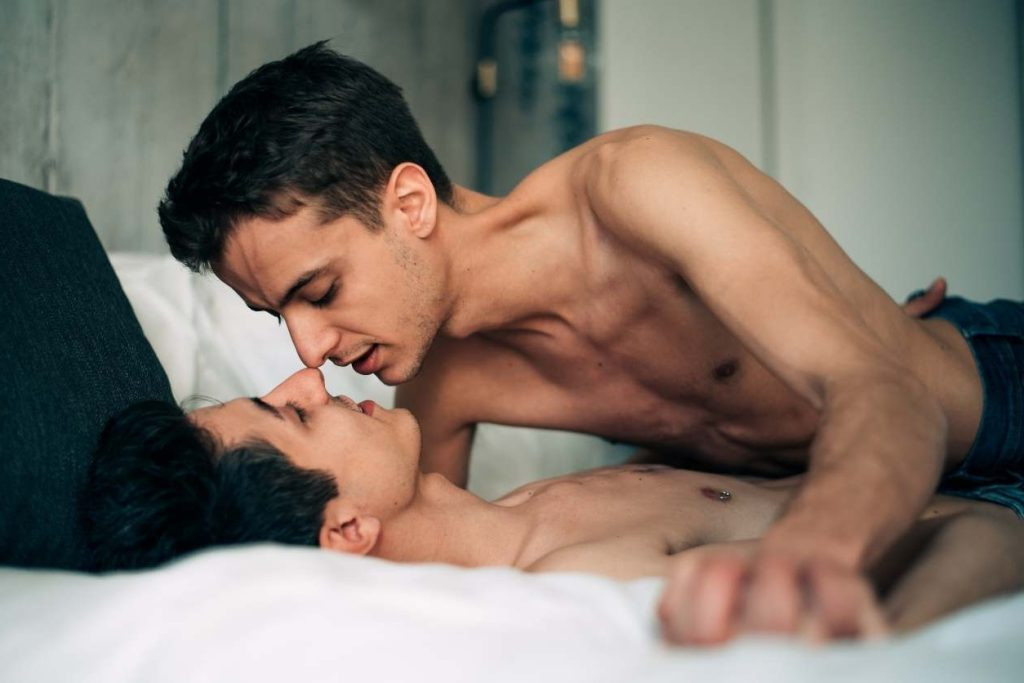 מתלבט לגבי ביסקסואליות? עמדות לגברים אקטיביים ופסיביים